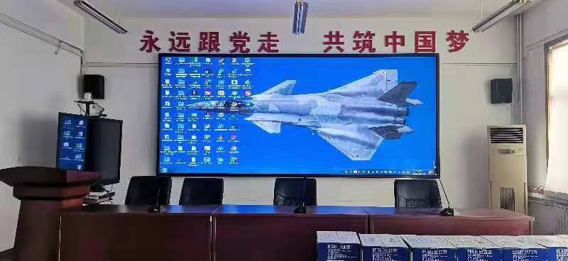 室內(nèi)P2全彩屏完成一塊，積極復(fù)工復(fù)產(chǎn)，抗疫堅持到底